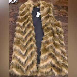 NWT Express size small faux fur vest